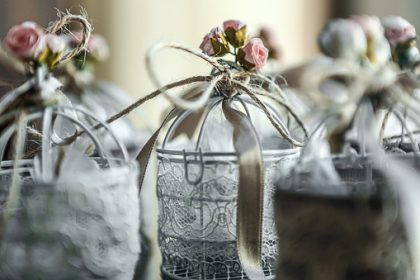 Ilustrasi souvenir pernikahan